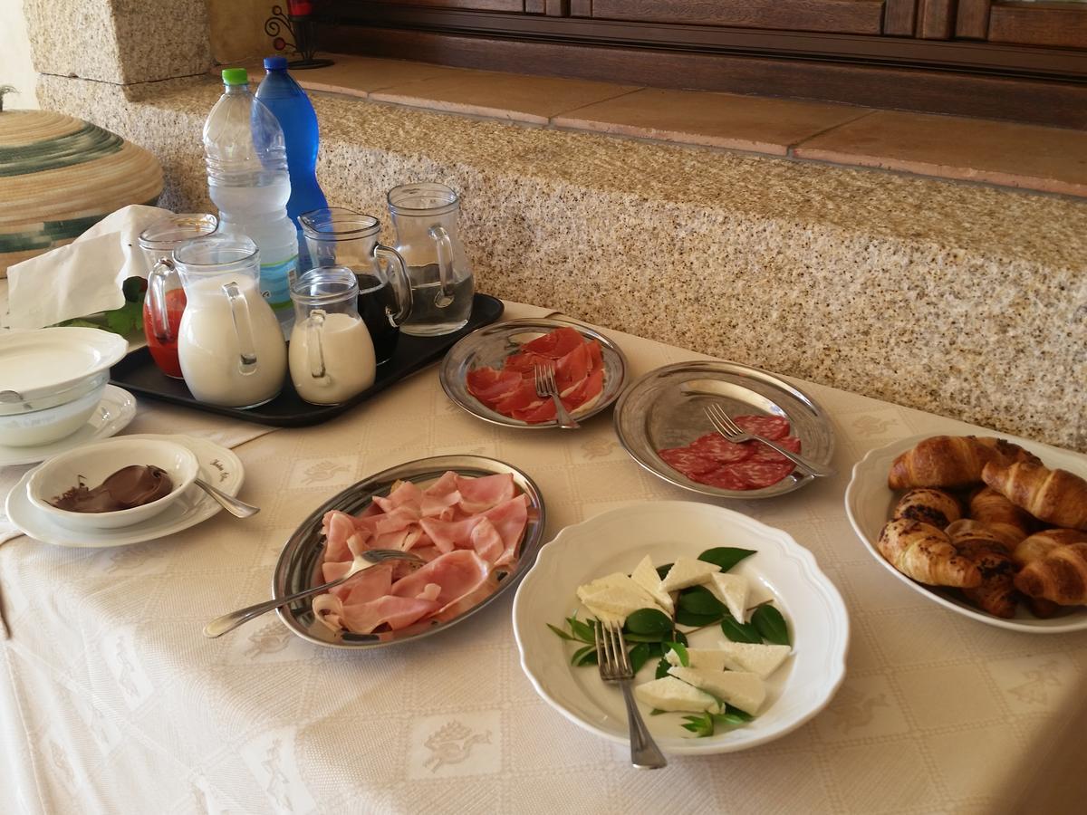 Hotel Ristorante Funtana Abbas Luras Экстерьер фото