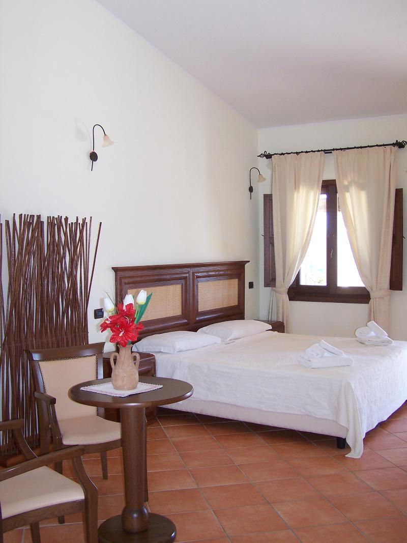 Hotel Ristorante Funtana Abbas Luras Экстерьер фото